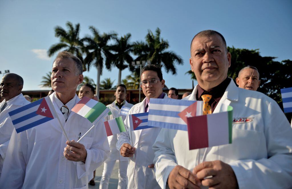 Delegación de médicos cubanos a Italia