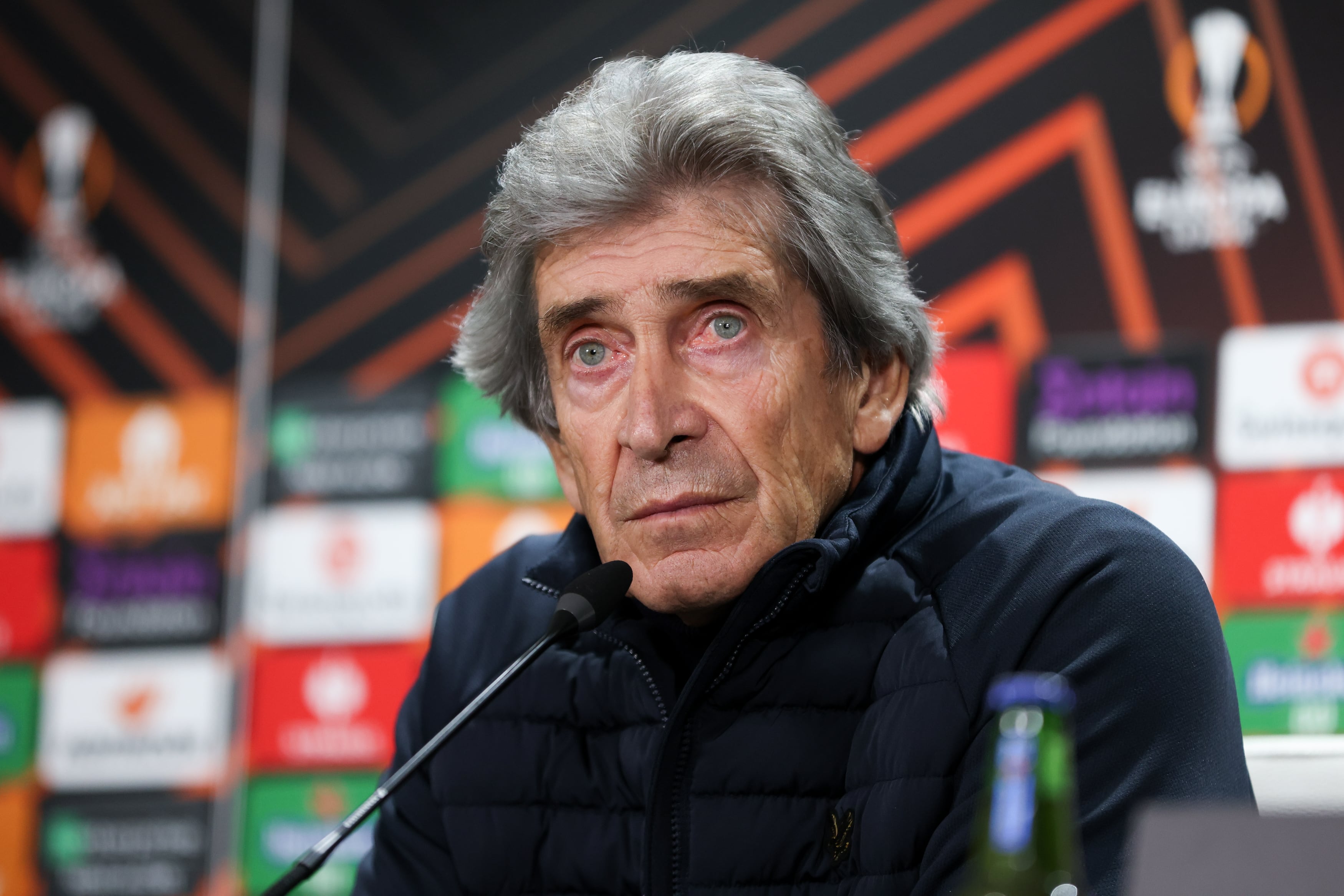 Manuel Pellegrini se mostró resignado tras quedar fuera de la Europa League | Getty Images
