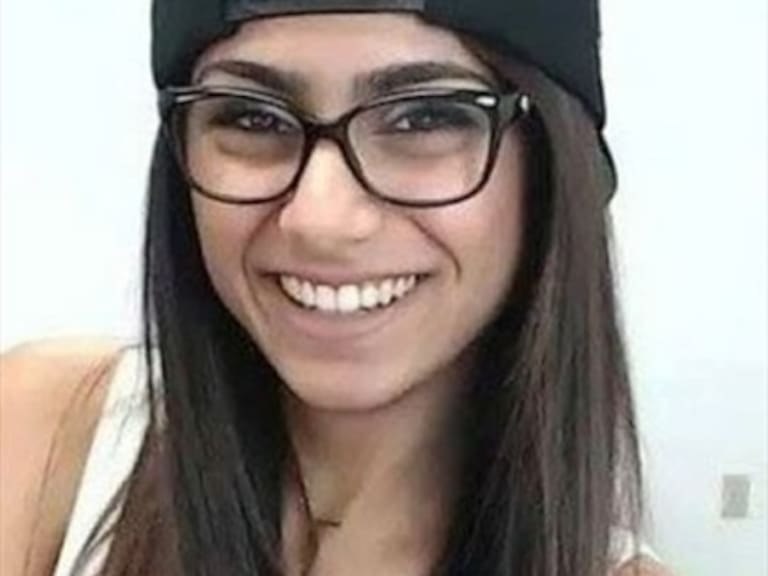 Mia Khalifa se burla de la WWE y excampeón le respondió con ironía