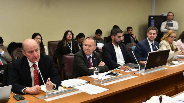 Comisión de Hacienda despacha megarreforma de Reconstrucción tras maratónica votación