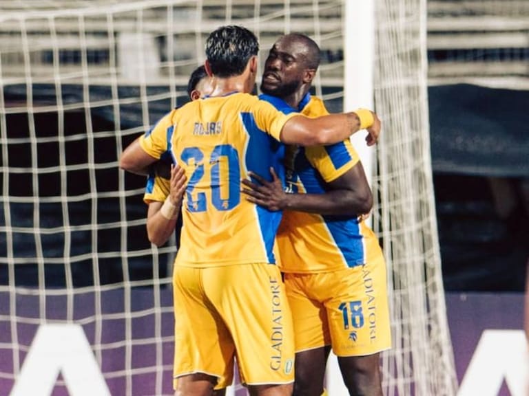 El golazo de Cecilio Waterman con que la U de Concepción remontó el marcador ante Montevideo Wanderers