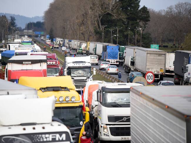 Agencia Uno – Temuco,, Ruta sur kilómetro 658, Pillanlelbun, frente a CCU