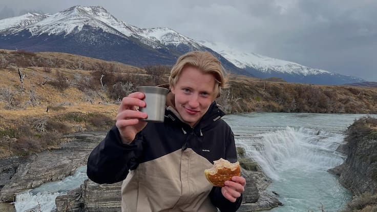 Tiktoker finlandés destaca dispositivo usado por chilenos en invierno: “Primera vez que veo algo así”