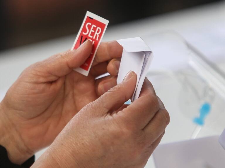 Partidos entregan al Servel los nombres de quienes reemplazarán a los rechazados para la elección del Consejo Constitucional