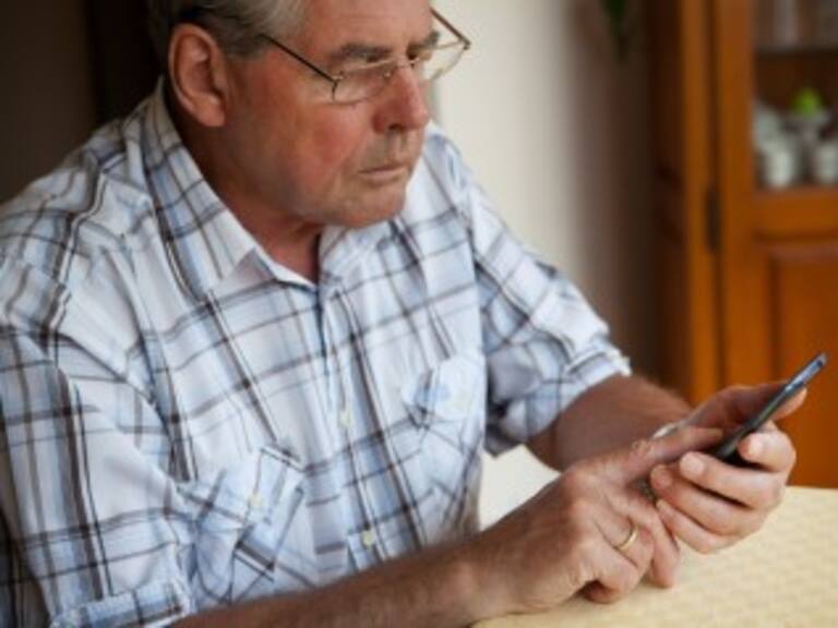 Instituto de Previsión Social lanzó página web entregando consejos para evitar fraudes informáticos contra Adultos Mayores