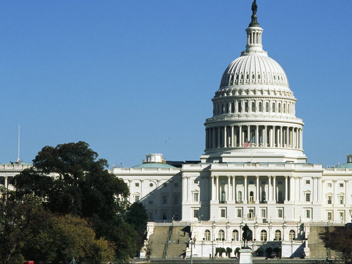 Congreso de Estados Unidos está analizando establecer un embargo al petróleo de Rusia