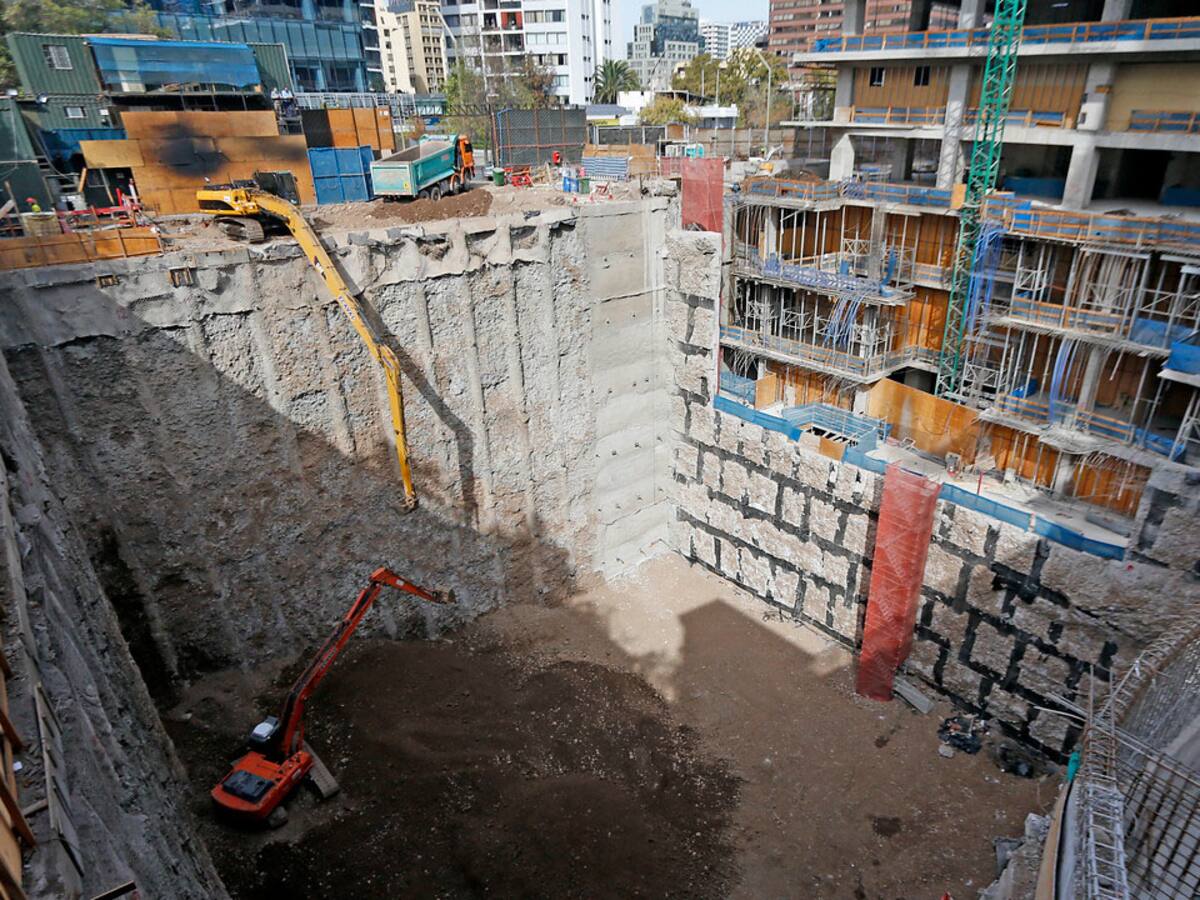 Más de 700 proyectos habitacionales quedarán paralizados por cuarentena total en el Gran Santiago