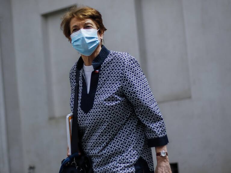 26 de octubre del 2020/SANTIAGOConsuelo Valdes, ministra de las Culturas, Artes y Patrimonios, llega al Palacio de La Moneda, para reunirse con el Presidente de la Republica.
FOTO: SEBASTIAN BELTRAN GAETE/AGENCIAUNO