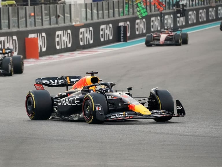 Max Verstappen cierra el año ganando el GP de Abu Dabi y Charles Leclerc quedó como subcampeón