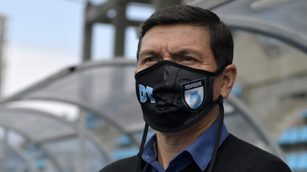 20 de Octubre de 2020 / IQUIQUE Técnico Cristian Leiva durante el partido válido por la Decimosexta fecha del Campeonato Nacional AFP Plan Vital 2020, entre Deportes Iquique vs La Serena disputado en el Estadio Tierra de Campeones.
FOTO: CRISTIAN VIVERO BOORNES/AGENCIAUNO