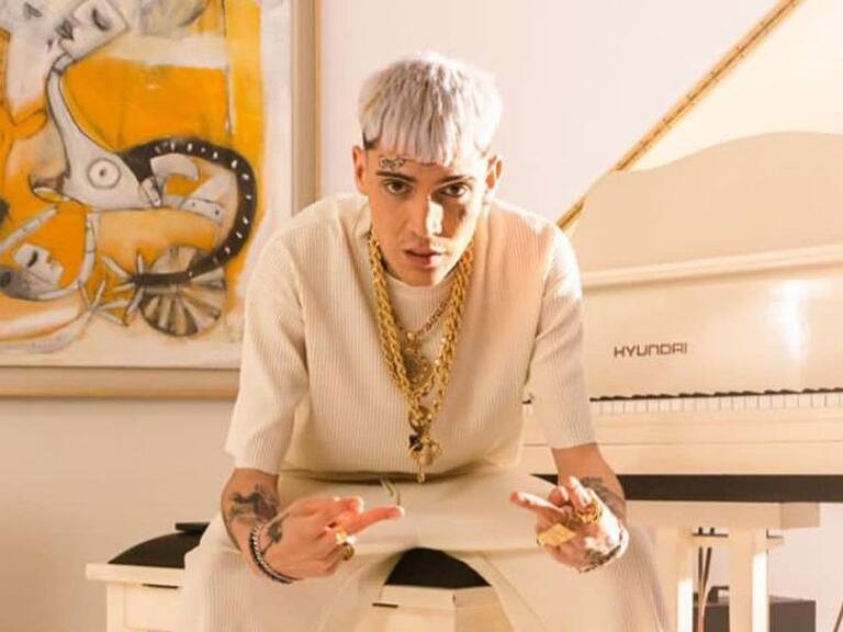 «No he podido refugiarme en alguien»: Marcianeke rompe en lágrimas al hablar de su soledad