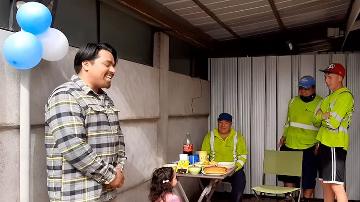 Niña se vuelve viral con tierno registro en el que celebra su cumpleaños con recolectores de basura