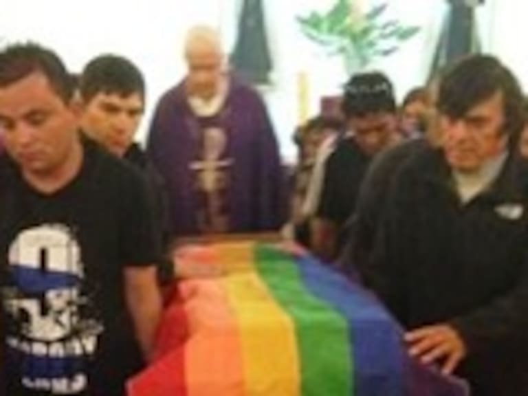 Familia de Wladimir Sepúlveda pidió justicia durante el funeral del joven gay asesinado