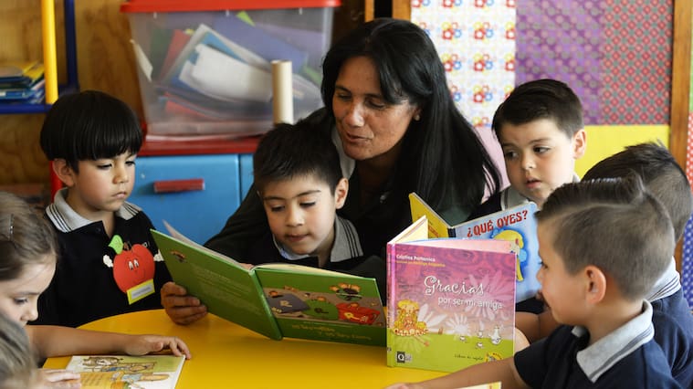 Aumentan pago mínimo para profesores: revisa cuál será el nuevo monto que pueden recibir