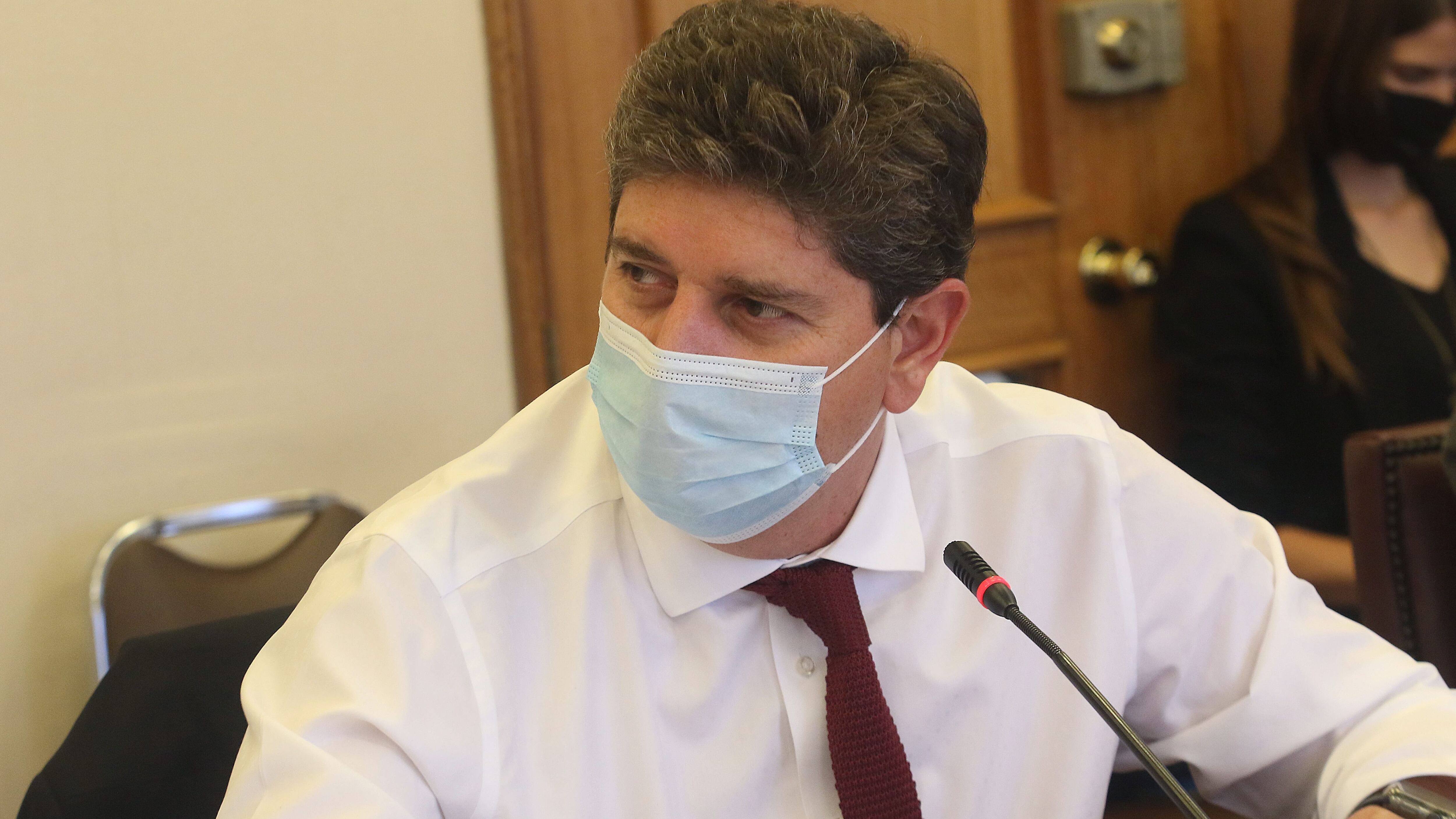 22 DE DICIEMBRE DE 2021/VALPARAISOEl ministro Rodrigo Cerda, durante la Comisión de Hacienda de la Cámara de Diputados, que analiza las indicaciones presentadas por el Ejecutivo, al proyecto de ley que amplía y fortalece el pilar solidario y reduce o elimina exenciones tributarias para asegurar su financiamiento.
FOTO: LEONARDO RUBILAR CHANDIA/AGENCIAUNO