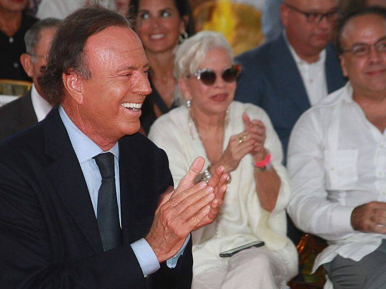 Julio Iglesias memes