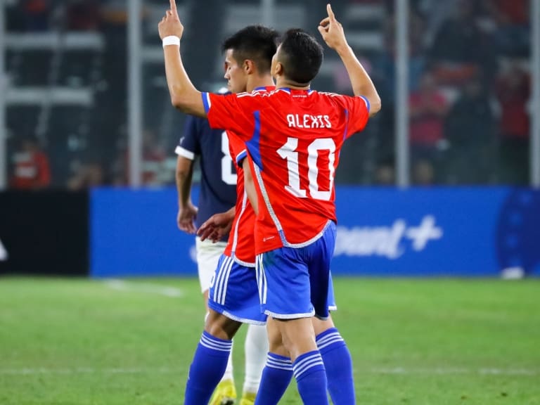 Chile derrota a Paraguay para ganar su primer partido en la era Berizzo