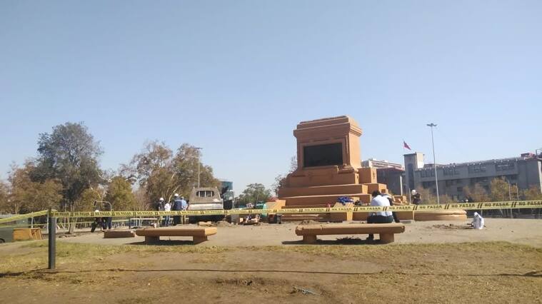 Realizan trabajos en plaza baquedano