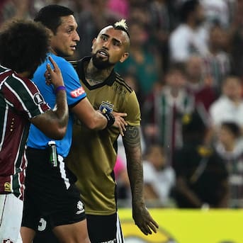 “Fue maldecido por la afición”: Prensa brasileña carga contra Arturo Vidal tras la caída de Colo Colo ante Fluminense