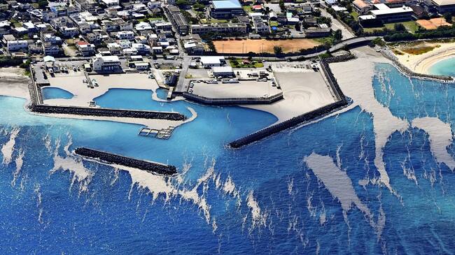 Desechos de un volcán submarino afectan a los puertos japoneses