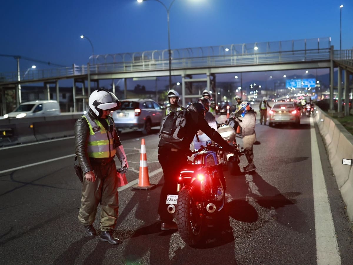 Amplio operativo de Carabineros en Autopista Central deja vehículos fuera de circulación