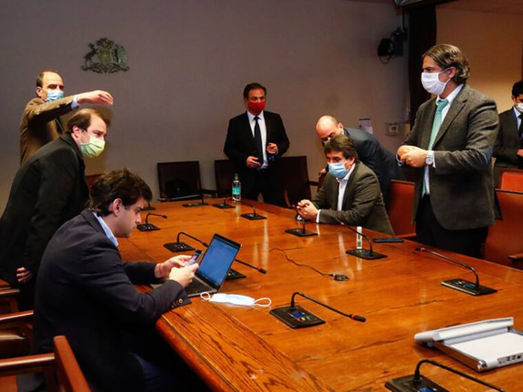 Ministros reunidos con parlamentarios de Renovación Nacional