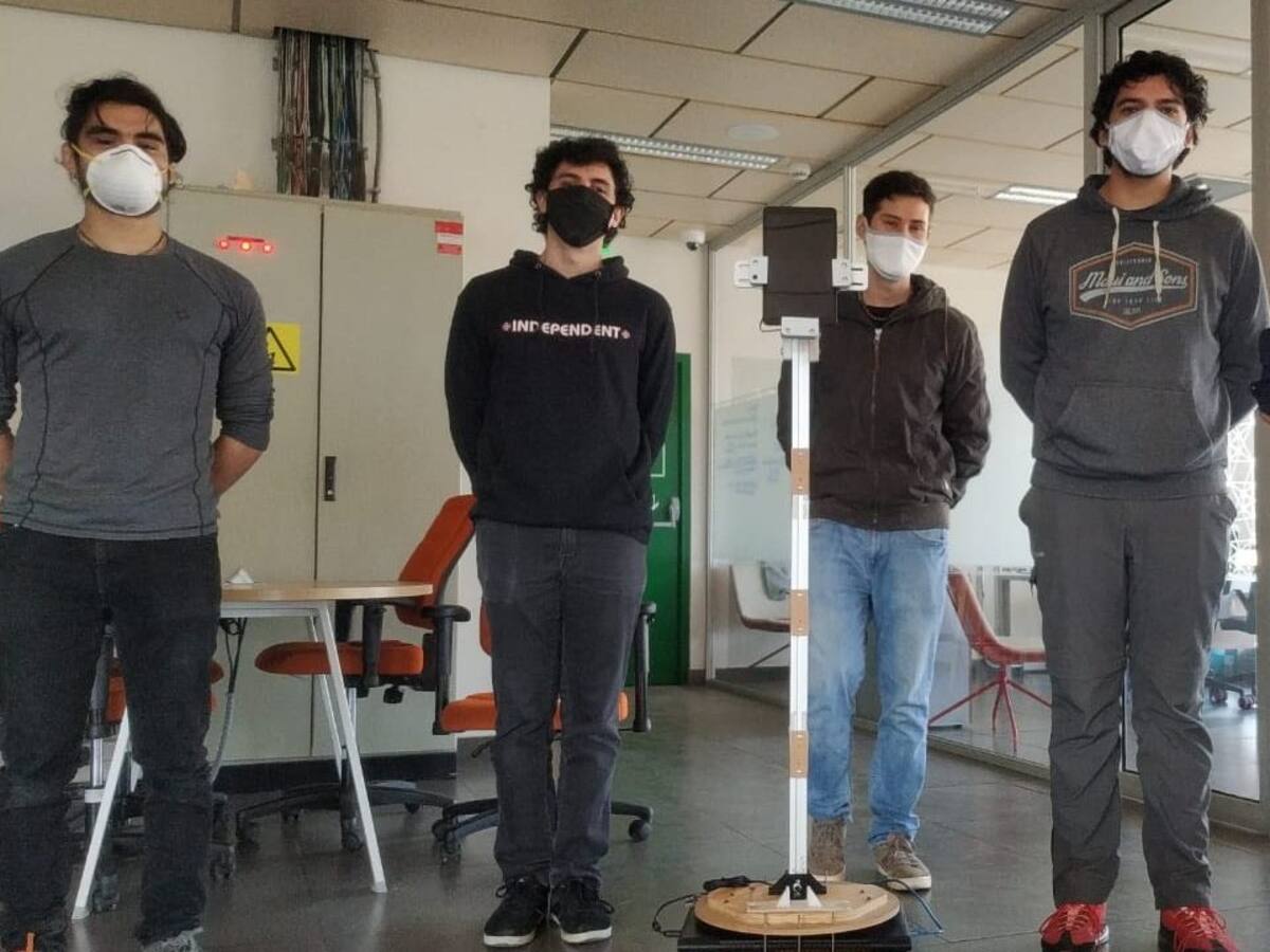 «Gabo», el robot que lucha contra el coronavirus en el Hospital San Juan de Dios: «Es una experiencia nueva»