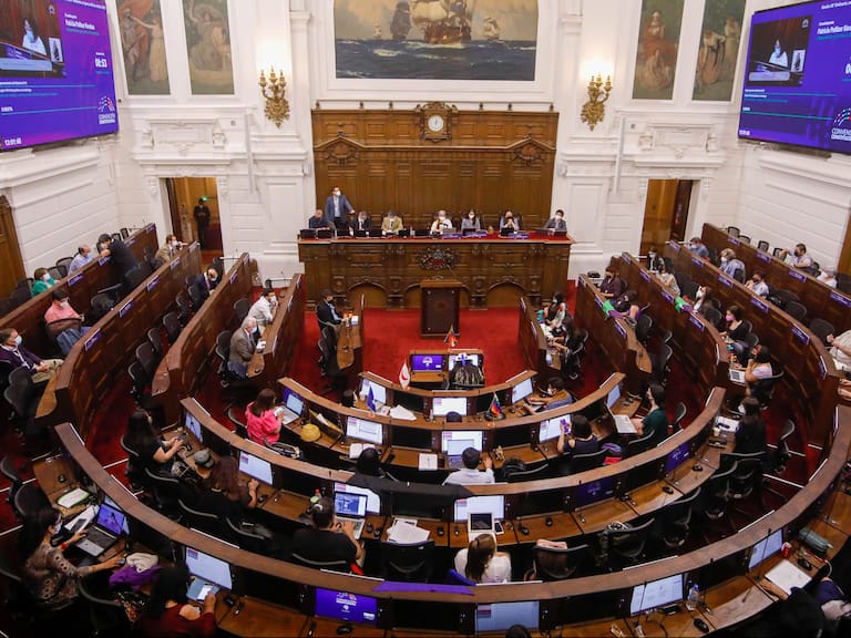 28 de Octubre de 2021 /SANTIAGOSesión del Pleno número 36 en el que se lleva acabo  discucion del cronograma de trabajo de la Convención Constitucional , en la sede del Congreso Nacional de Santiago.
FOTO CRISTOBAL ESCOBAR /AGENCIAUNO