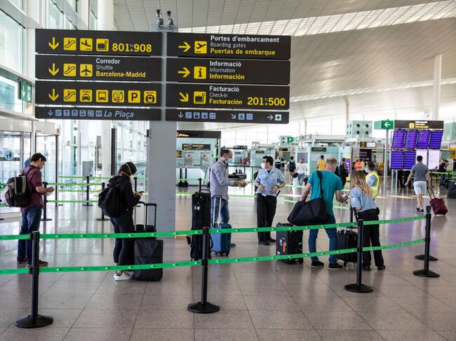 Pasajeros en el aeropuerto de Barcelona