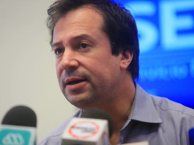 20 de Diciembre 2019/ SANTIAGO
El Ministro de Economía, Fomento y Turismo, Lucas Palacios; y el Director Nacional del SERNAC, Lucas Del Villar se refieren a los alcances del fallo que condenó a las cadenas de farmacias por colusión de medicamentos.
FOTO: Jose Francisco Zuñiga /AGENCIAUNO