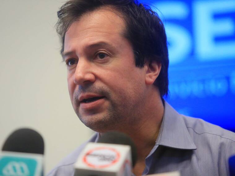 20 de Diciembre 2019/ SANTIAGO
El Ministro de Economía, Fomento y Turismo, Lucas Palacios; y el Director Nacional del SERNAC, Lucas Del Villar se refieren a los alcances del fallo que condenó a las cadenas de farmacias por colusión de medicamentos.
FOTO: Jose Francisco Zuñiga /AGENCIAUNO
