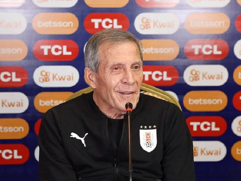 Óscar Washington Tabárez elogió a Chile antes del duelo por la Copa América: «Es un rival directo y de jerarquía»