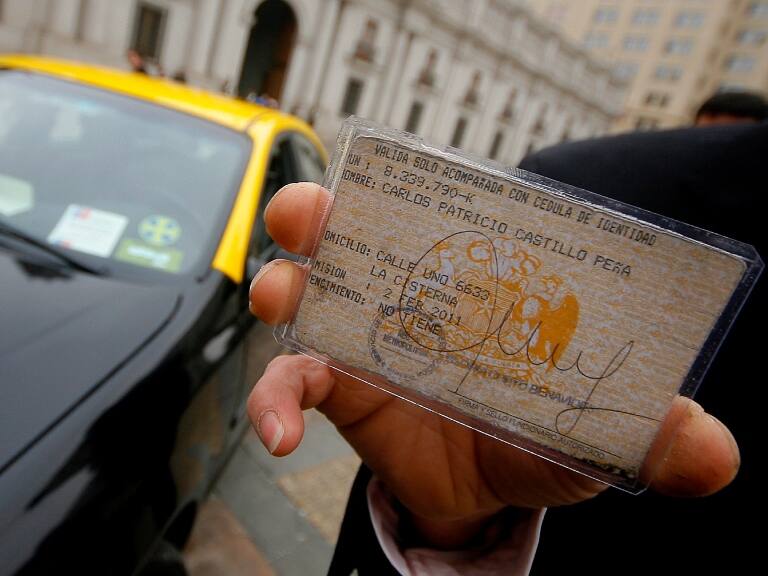 Ejecutivo promulga ley que prorroga la renovación de las licencias de conducir