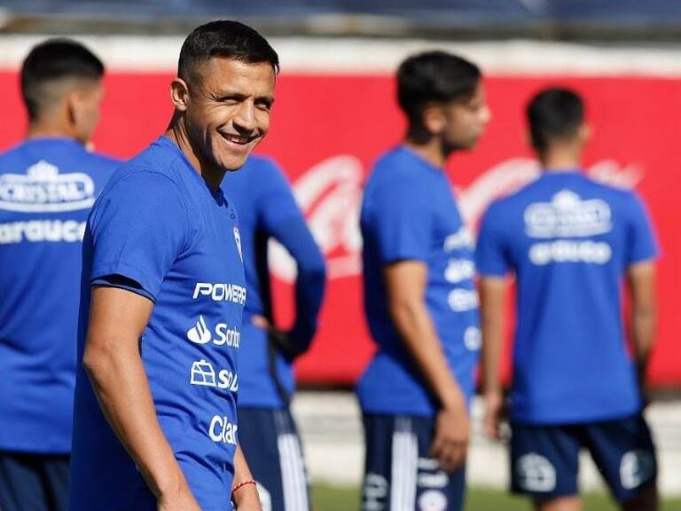 Chile viaja a Lima con formación definida para enfrentar a Perú