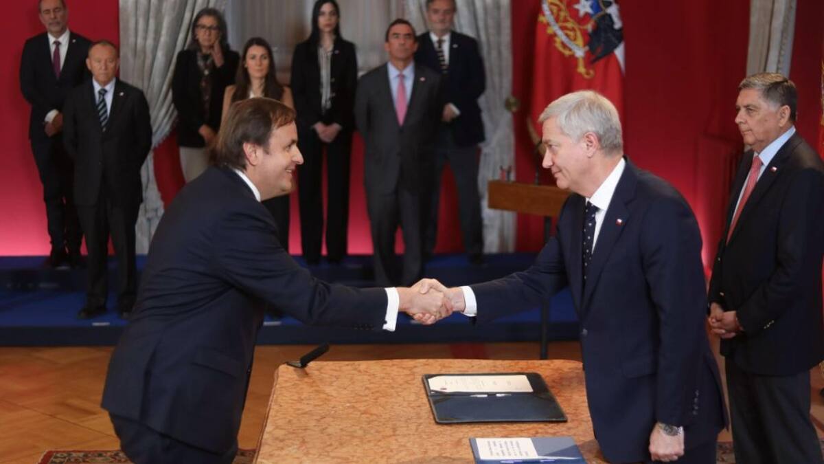 Nuevo ministro del Deporte fija sus prioridades tras asumir: “Quiero desarrollar el potencial inmenso que tiene Chile”
