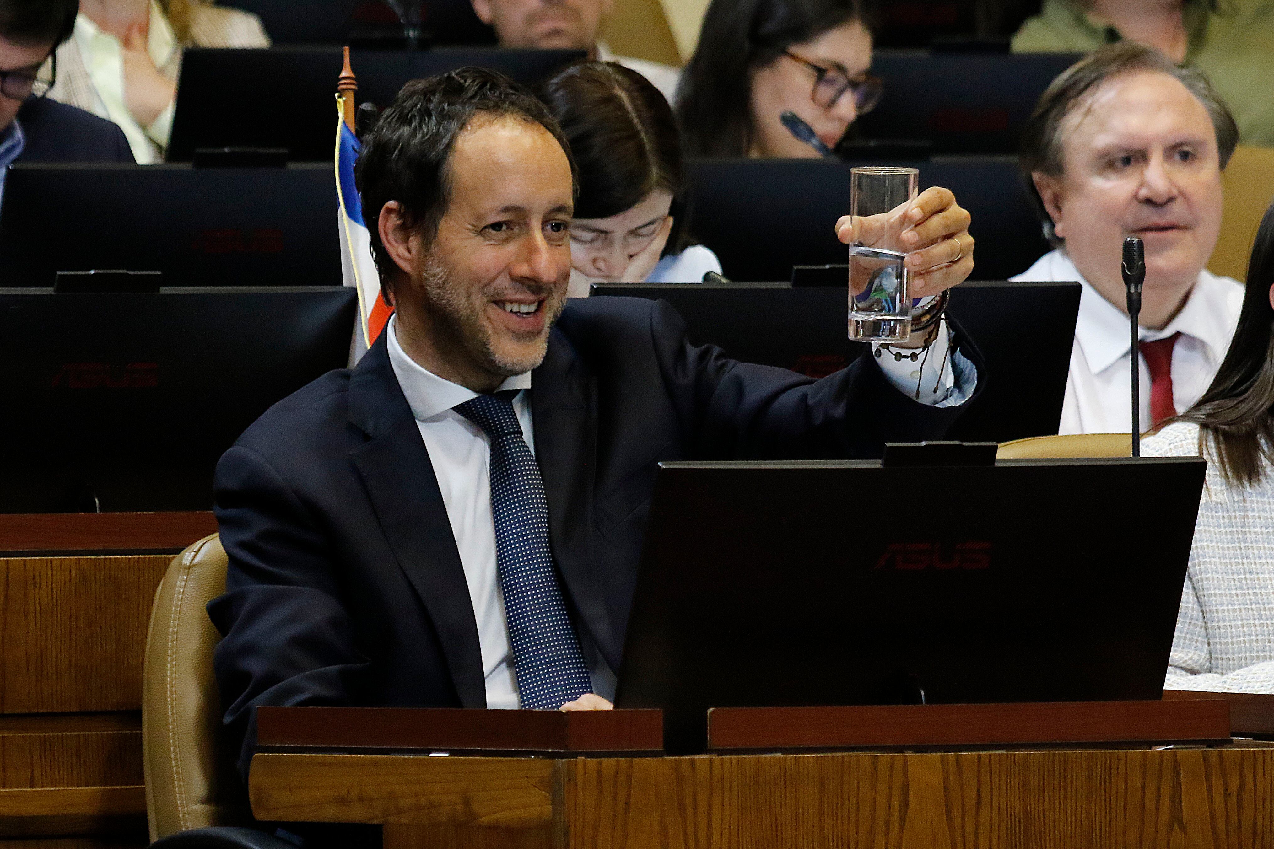 17 DE NOVIEMBRE DE 2022/VALPARAISO
El diputado Cristóbal Urruticoechea, durante la Sesión de la Cámara de Diputados, que discute el proyecto de Ley de Presupuestos 2023.
FOTO: LEONARDO RUBILAR CHANDIA/AGENCIAUNO