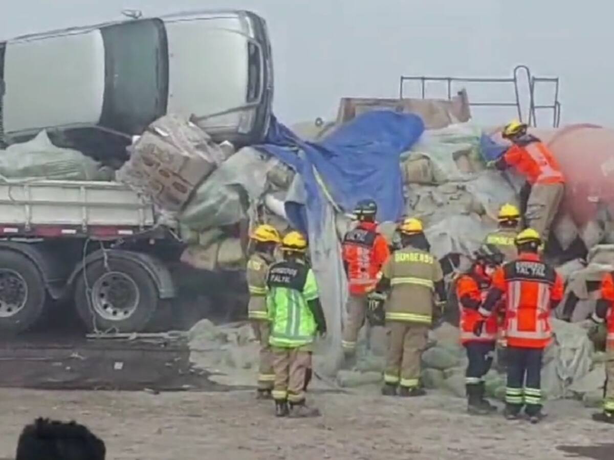 Fatal colisión de alta energía entre dos camiones deja a un conductor fallecido en Taltal
