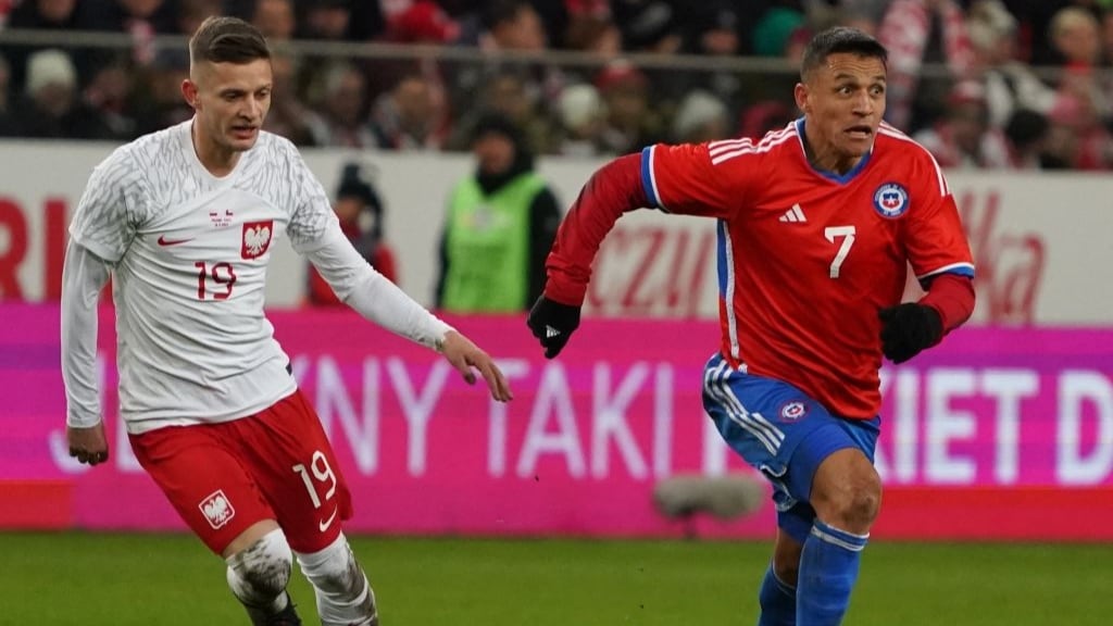 Hinchas de La Roja apuntan contra Alexis en el duelo ante Polonia