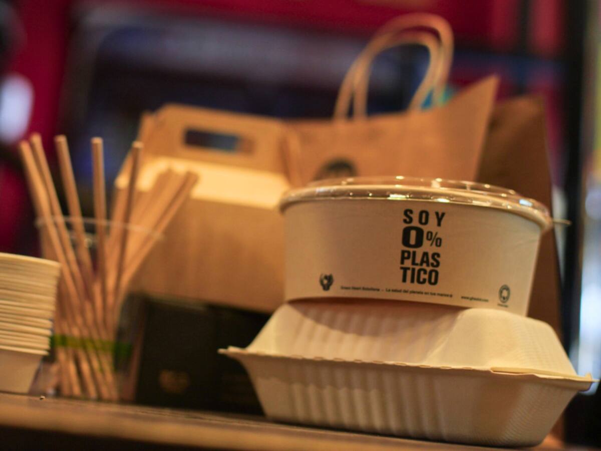 Ley de Plásticos en Chile: las nuevas obligaciones que sumará la norma para supermercados (y desde qué fecha)