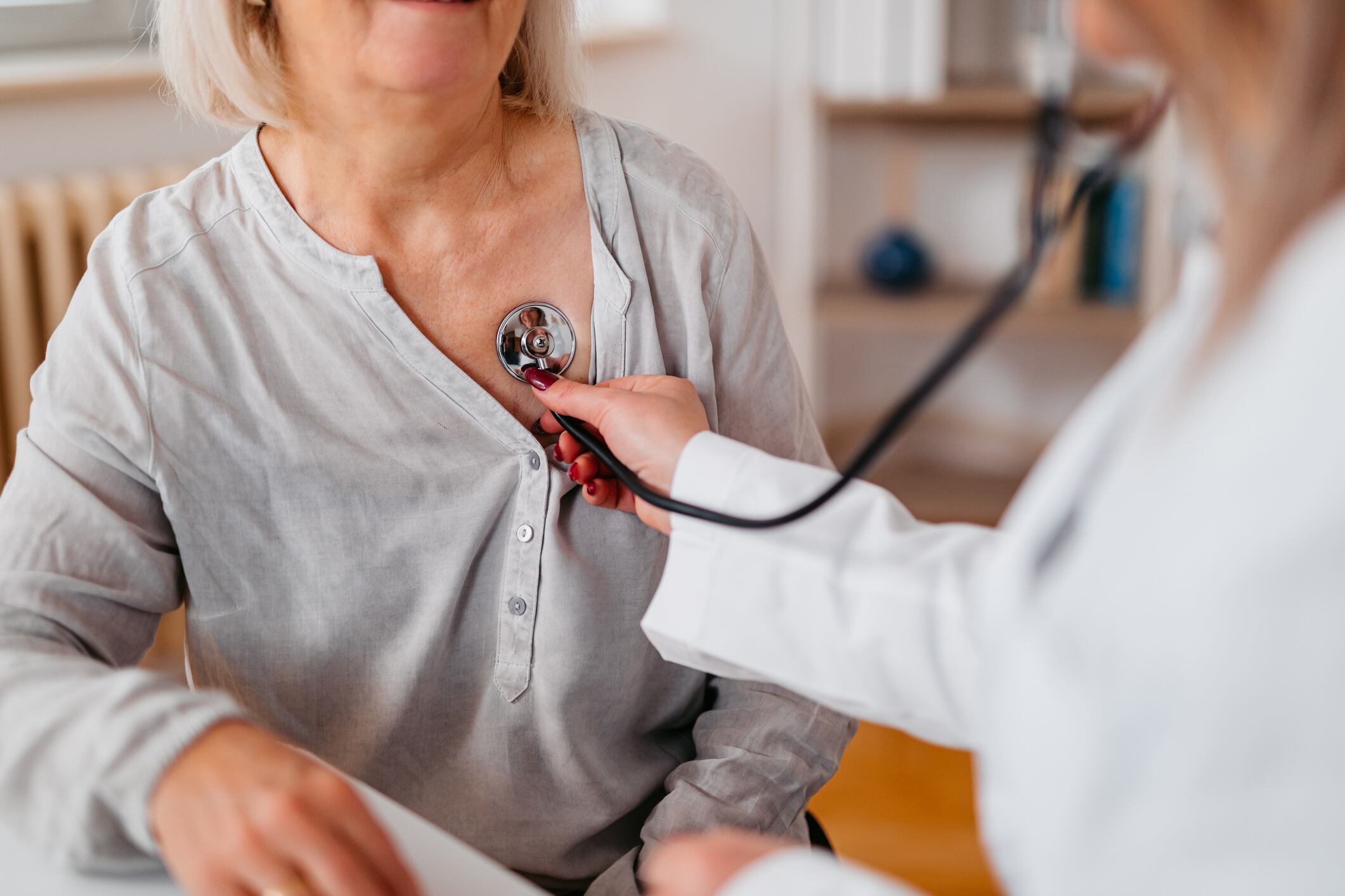 Soy cardiólogo: estos son los cinco síntomas que sugieren que deberías revisar el estado de tu corazón