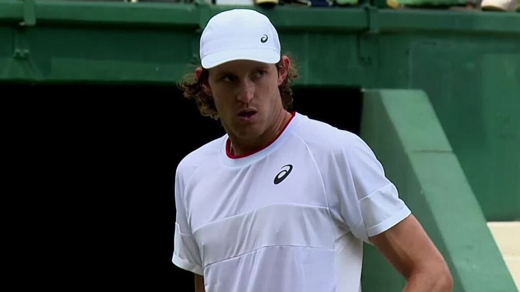 Nicolás Jarry vence a un irritante Moutet para superar el debut en Halle