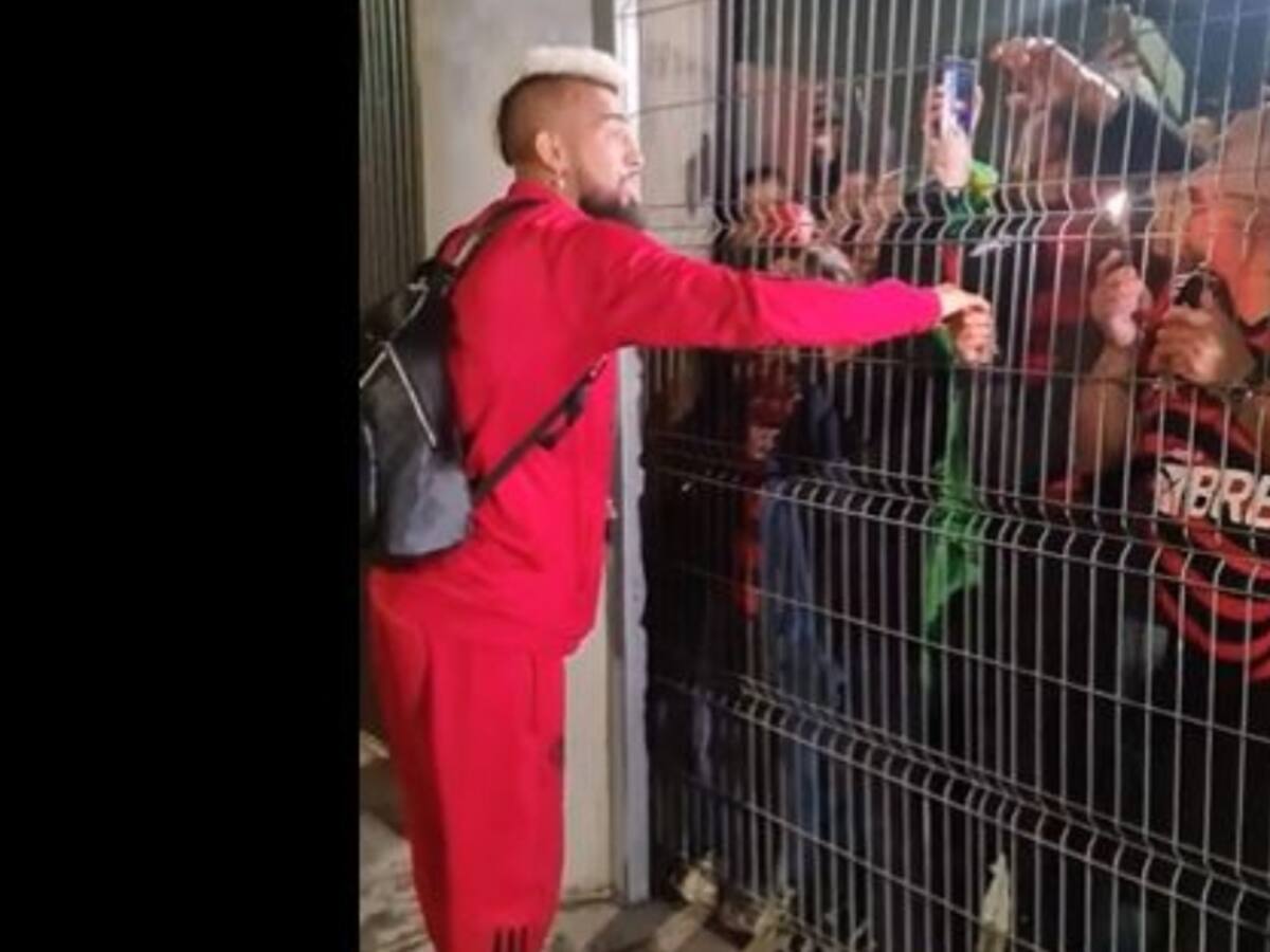 Arturo Vidal lidera el arribo de Flamengo a Concepción para jugar ante Ñublense