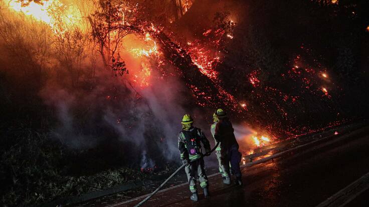 Continúa el combate en Traiguén por incendios forestales: “Es el siniestro más difícil que hemos tenido en la temporada”