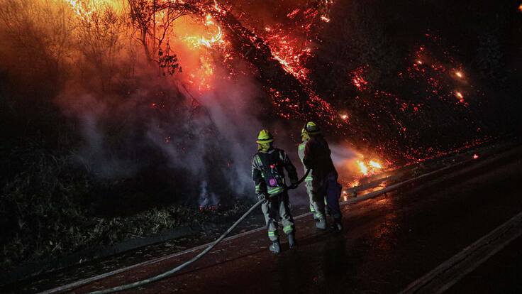 “Literalmente fue un infierno: veíamos bolas de fuego caer del cielo”: el dramático relato de damnificada en los incendios forestales en La Araucanía
