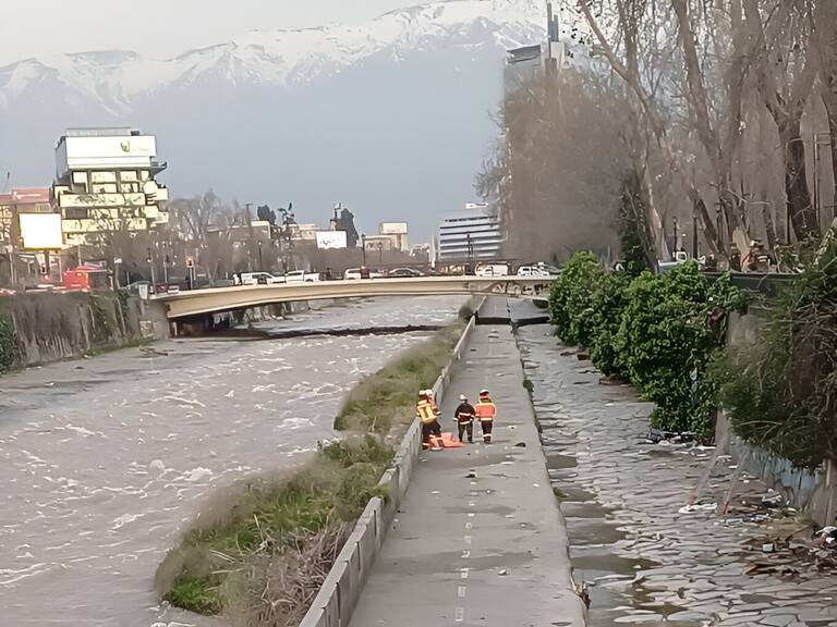 Río Mapocho transportó cadáver desde el sector oriente hasta el centro de Santiago
