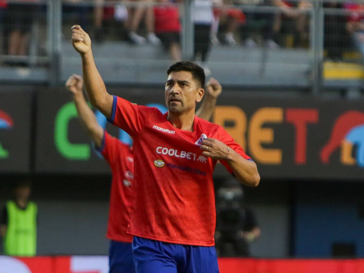 “Hay una persona que puede comprar...”: David Pizarro desestima adquirir la propiedad de Santiago Wanderers