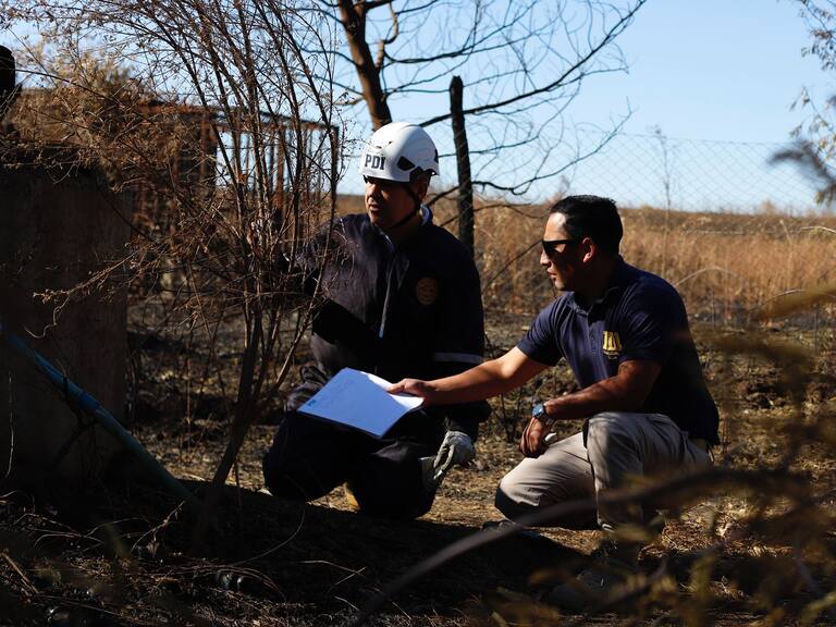 Cortafuegos y carros con señal 5G: autoridades anuncian nuevas medidas para prevenir y tener mayor conectividad durante incendios forestales