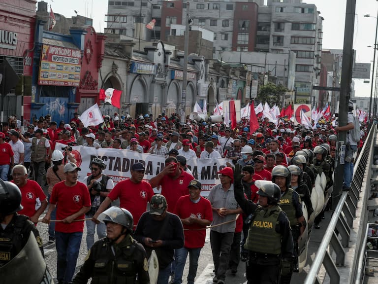 Marcha contra el gobierno interino del Perú en la capital Lima