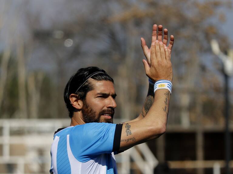 No se cansa: Con 44 años, Sebastián Abreu tiene nuevo club y sumará su camiseta número 30 en su carrera