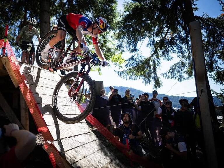 Martín Vidaurre marca otro hito en su carrera y clasifica a la final del Mundial de Mountain Bike